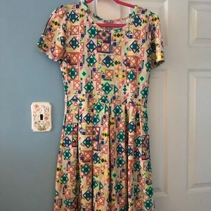 Large LuLaRoe Amelia